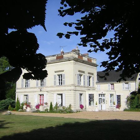 Neuillé Les Longchamps Bed & Breakfast エクステリア 写真