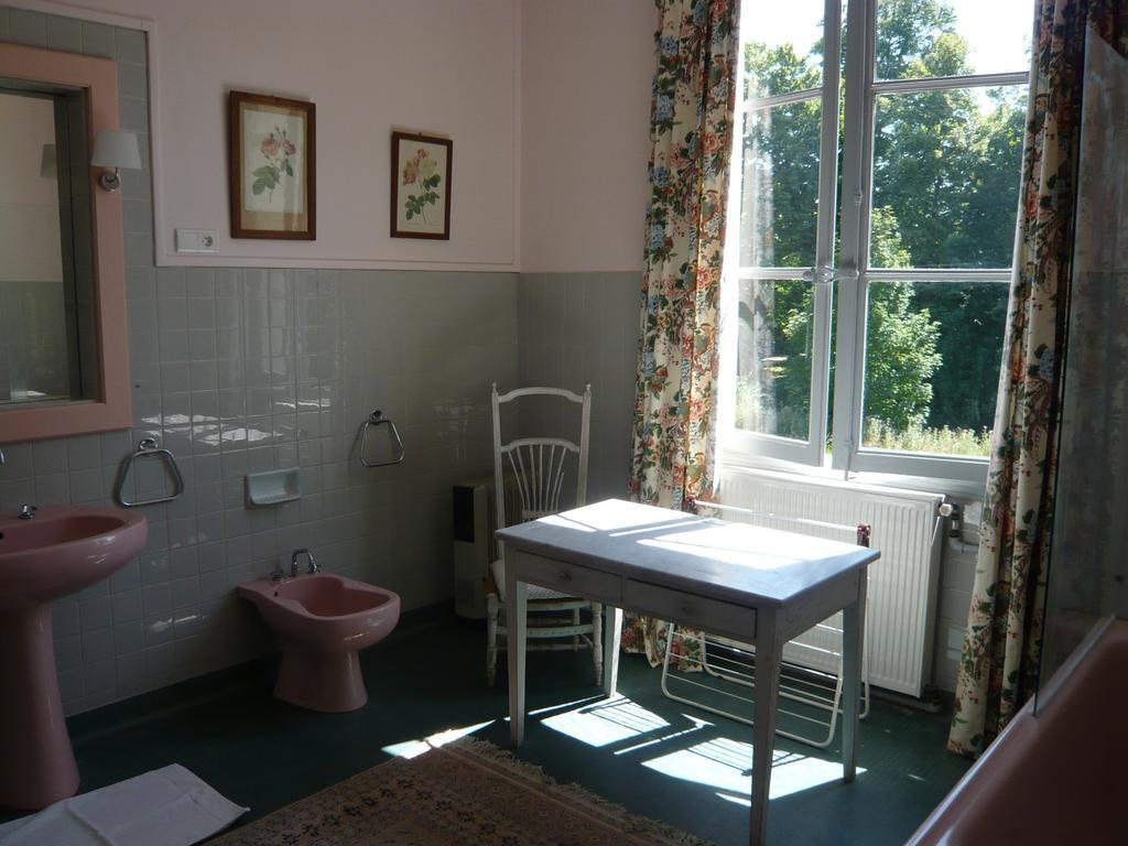 Neuillé Les Longchamps Bed & Breakfast エクステリア 写真