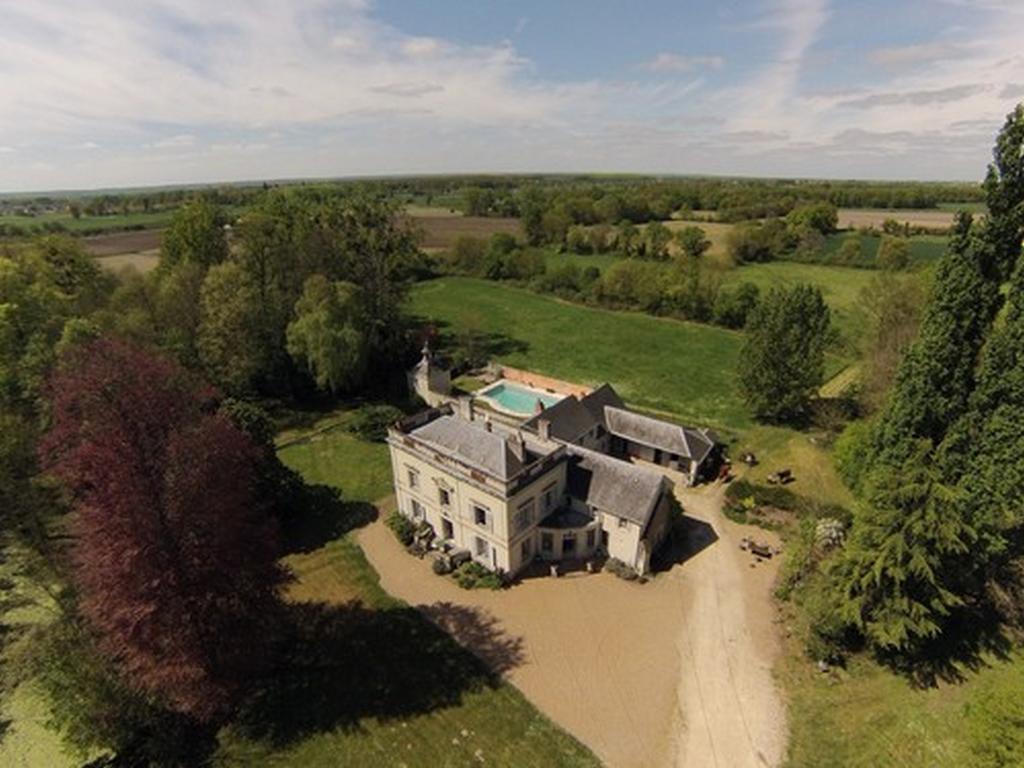 Neuillé Les Longchamps Bed & Breakfast エクステリア 写真