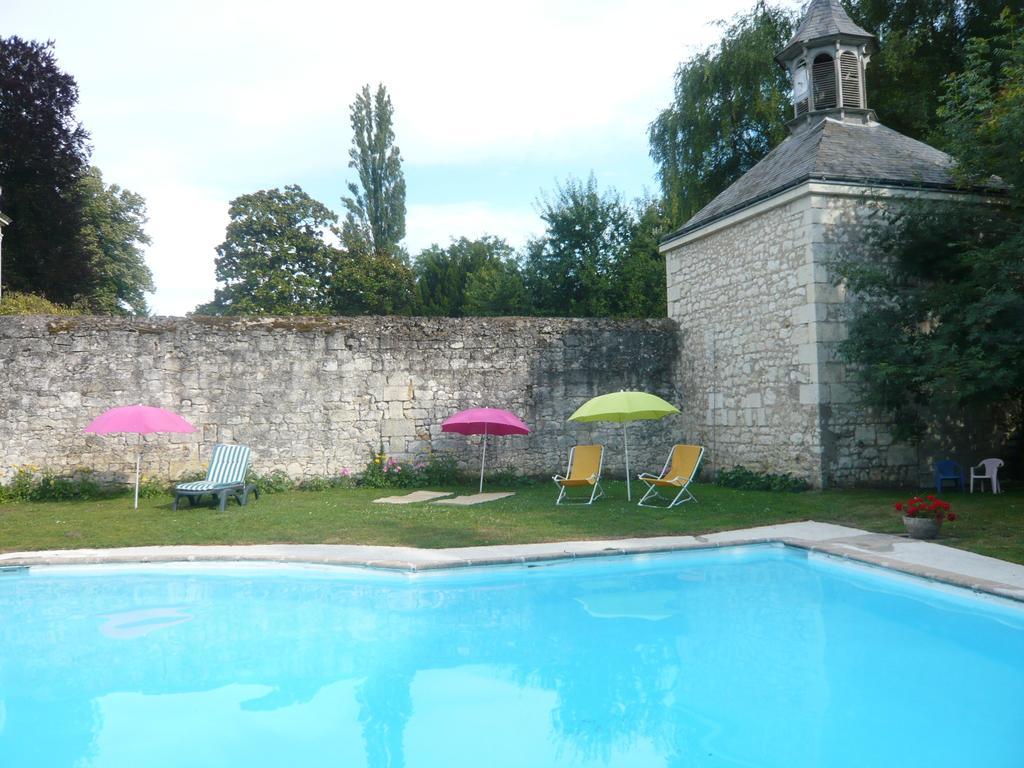 Neuillé Les Longchamps Bed & Breakfast エクステリア 写真