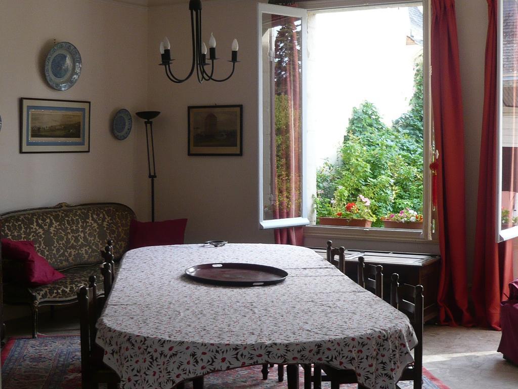 Neuillé Les Longchamps Bed & Breakfast エクステリア 写真