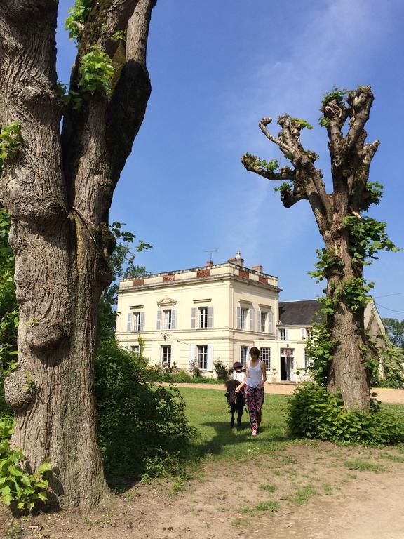 Neuillé Les Longchamps Bed & Breakfast エクステリア 写真