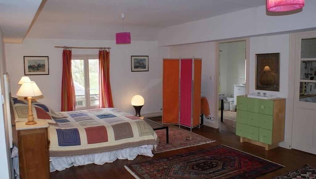 Neuillé Les Longchamps Bed & Breakfast エクステリア 写真