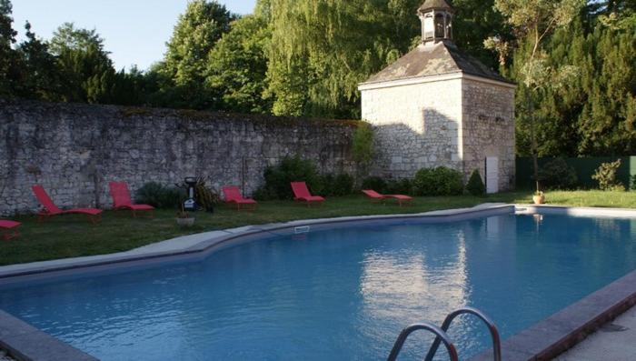 Neuillé Les Longchamps Bed & Breakfast エクステリア 写真